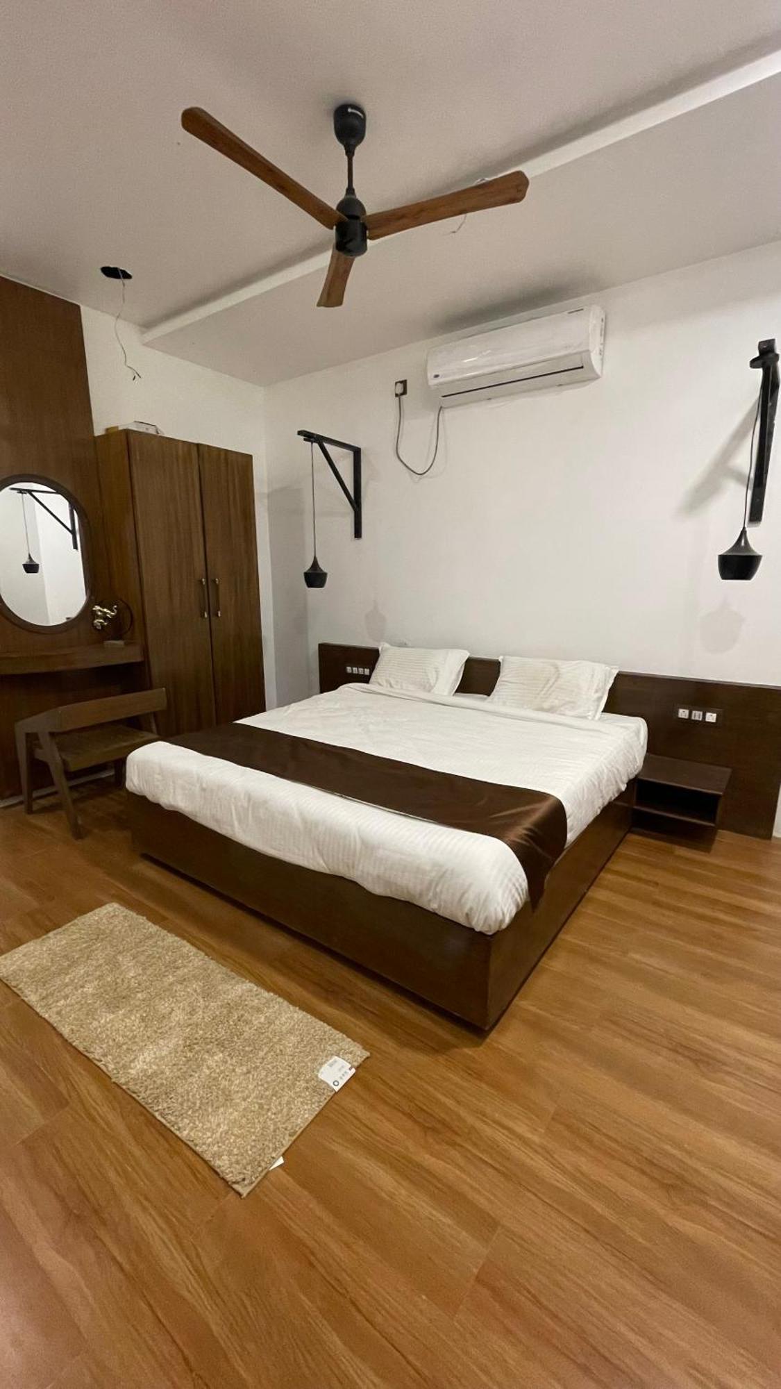 Rustic Vogue Hotell Shamirpet Eksteriør bilde